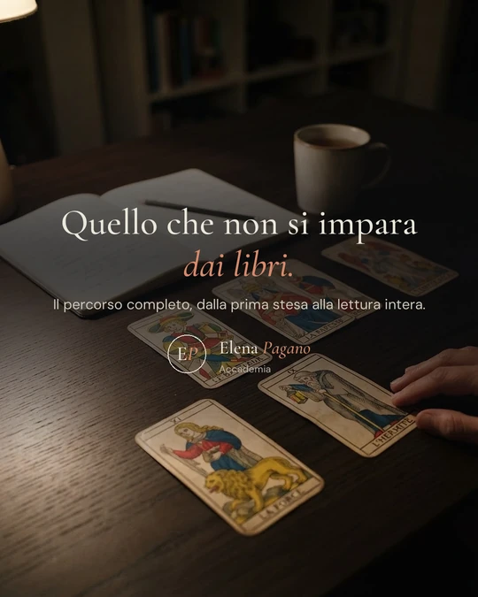 Pubblicità per un corso di cartomanzia